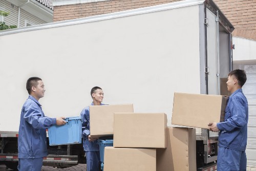 Safety-focused moving truck operations in Kennington streets