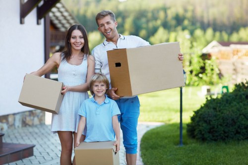 Customized moving solutions for Kennington residents